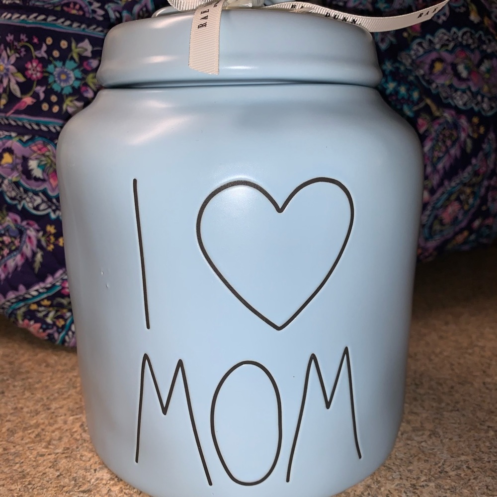 Rae Dunn canister.